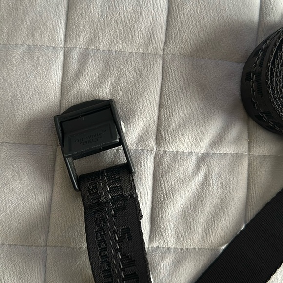 Mini off white belt - Picture 2 of 2